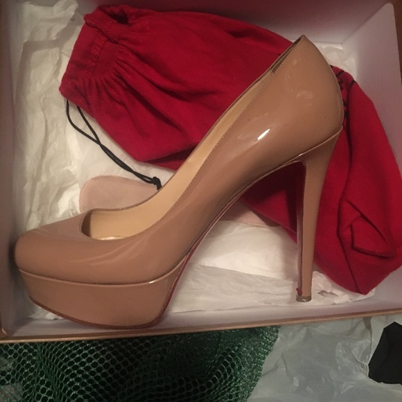 christian louboutin red bottoms womens